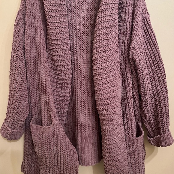 POL sweater/cardigan, size Medium, darker violet color, 2 pockets, smoke free - Picture 1 of 6